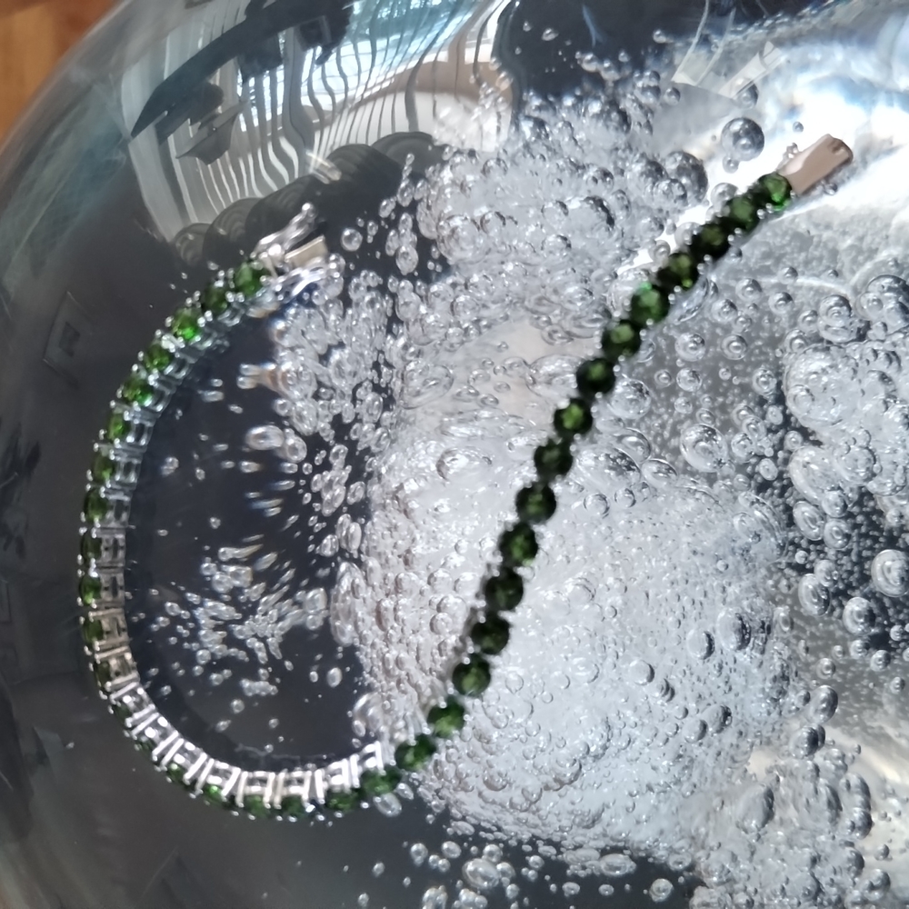 Colleen Lopez Emerald Green tennis bracelet